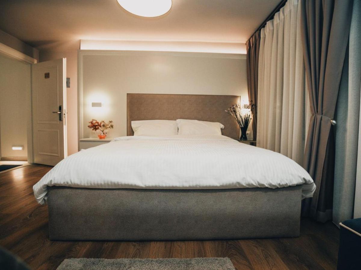 Hotel Romeo Korce Extérieur photo