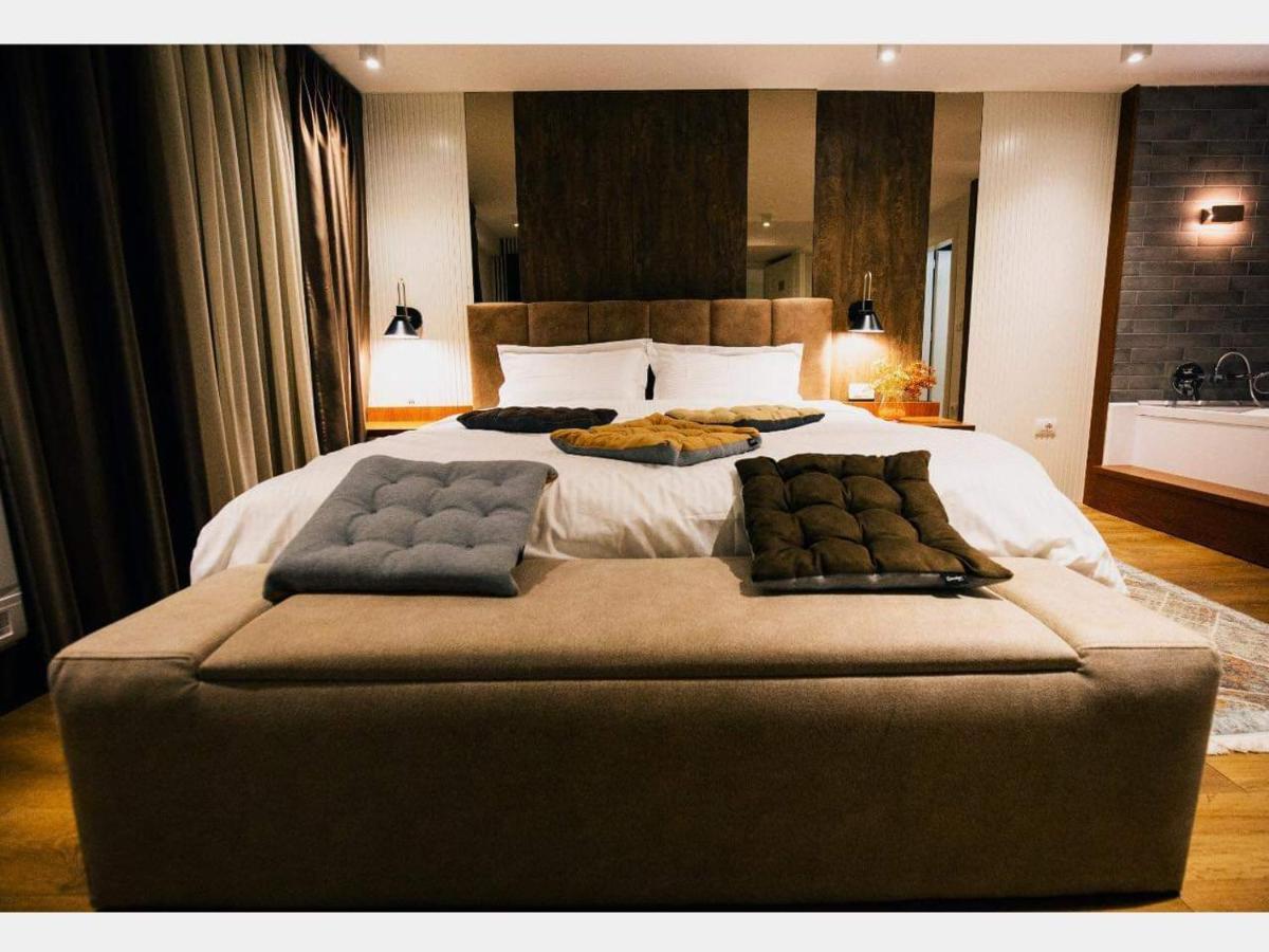 Hotel Romeo Korce Extérieur photo