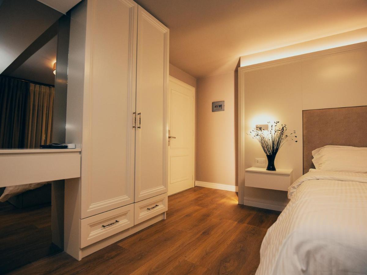 Hotel Romeo Korce Extérieur photo