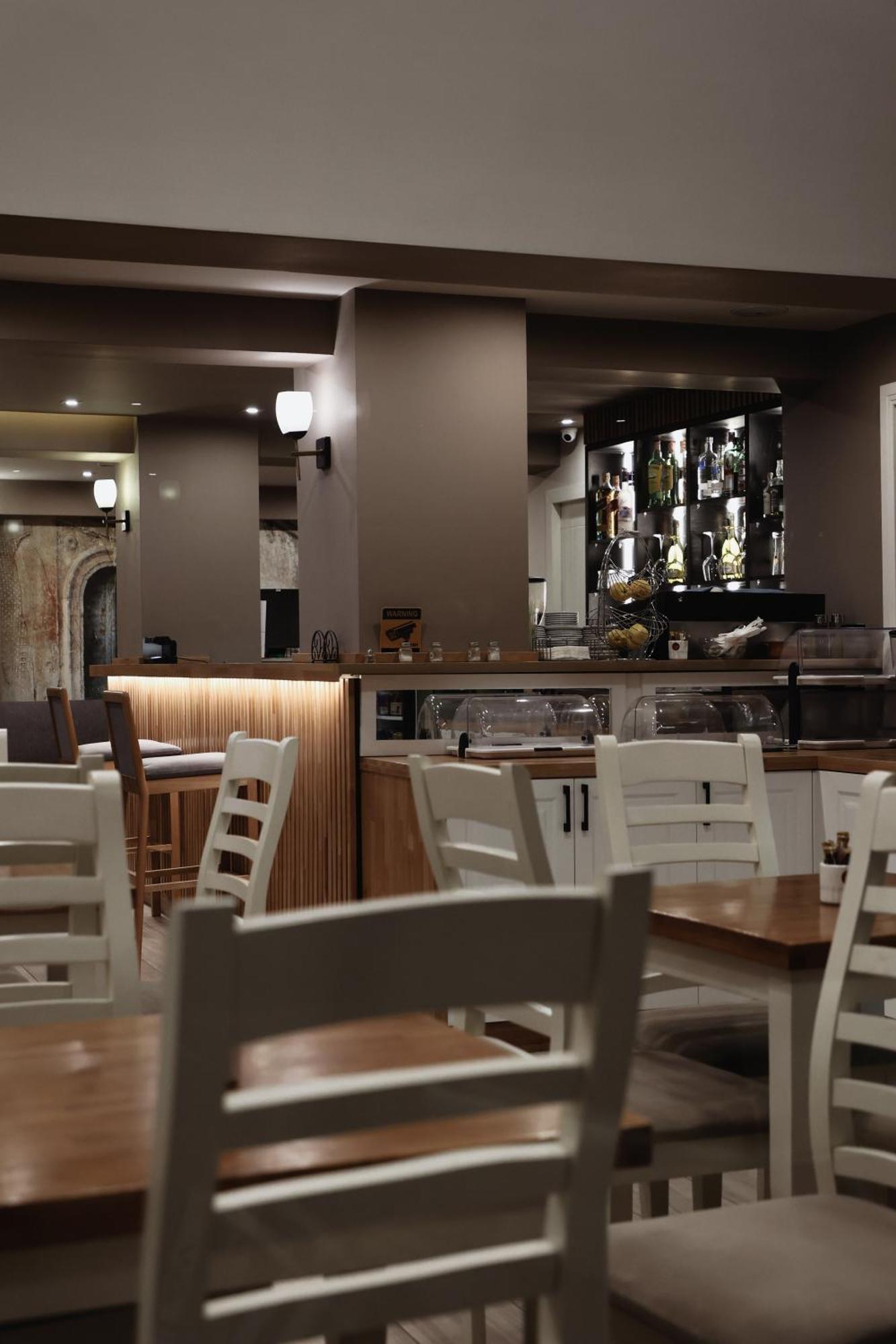 Hotel Romeo Korce Extérieur photo
