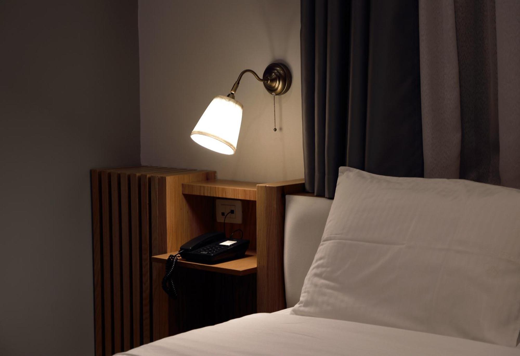 Hotel Romeo Korce Extérieur photo
